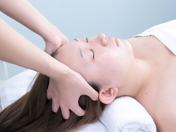 トウキョウビューティーラボ(TOKYO BEAUTY LABO.)/ドライヘッドスパ施術写真