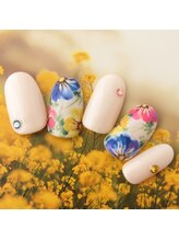 ラ カゼッタ(La casetta)/マット手描きフラワーネイル