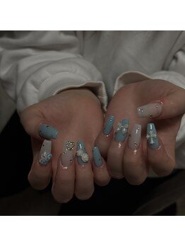 水色キティーちゃんネイル