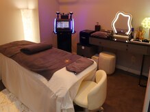 メゾンドロイヤル(Maison_de_ROYAL)/施術用ベッド