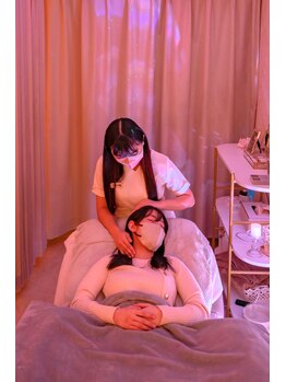 癒し~ぷアイラックス 名古屋店/3.リクライニングソファーで施術