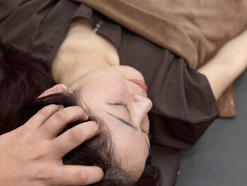 502鍼灸院の写真/≪国家資格保有者による本格ヘッドスパ≫眼精疲労や自律神経を整えたい方！頭のコリを緩め睡眠の改善にも◎