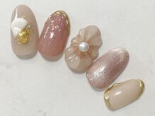 フレイムス アイラッシュ アンド ネイル(FRAMES)/ぷっくりお花の手描きネイル♪