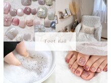 フットネイルはゆったり専用チェアで♪ハンド&フット同日もOK！