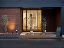 お店の前に駐車場あり◎バック駐車でお停めください