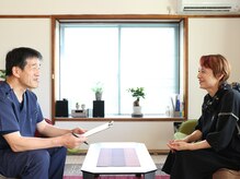 ファンライフ整体の雰囲気(症状などお聞きする場所、キッズスペースにもなります。)