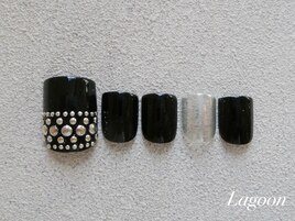 DIOR風スタッズのフットネイル