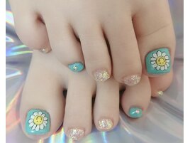 お花キャラ風フットネイル