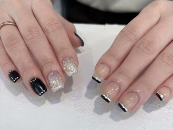 ブラックアシンメトリーデザイン