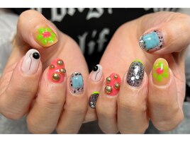 カラフルフラワーネイル