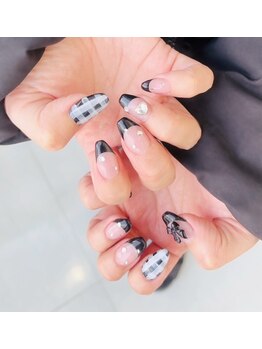 ネイルサロン エーナイン 札幌月寒店/黒フレンチ×チェック