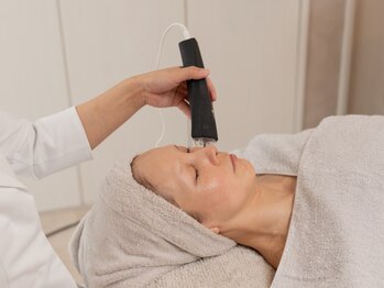 リンクアンドボーテ 大垣(Link&Beaute)の写真/【プラズマノンニードル+美容液導入+パック+デコルテ¥7700】針なし×低刺激で年齢肌の土台ケア◎ハリ感UP!