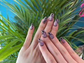 ラインフレンチネイル