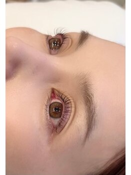 イロ(ilo)/まつ毛パーマ（カールデザイン）