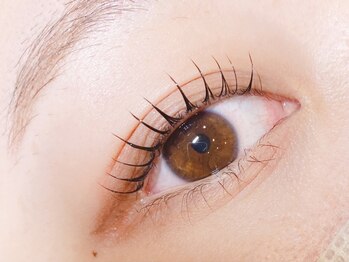 イヴ(Eve)の写真/技術に定評のあるスタッフが1本1本丁寧に施術するから、持ちの良さ・仕上りともに抜群！