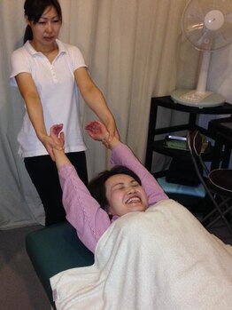 ベイリーズ うつのみや表参道スクエア店/骨盤矯正ストレッチ 施述流れ10