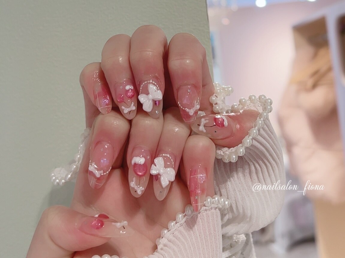 ♡リボンとお花で春ネイル♡ ネイルチップ　ハンドメイド 2026年夏トレンド】リボン ハンド 春のネイルデザイン集｜人気順｜3