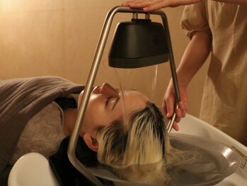 ザ ヘッドスパ トヨハシ(TOYOHASHI)の写真/スマホやPC疲れで重い目元と頭に深いリセットを。完全個室で行う本格ヘッドスパが、眼精疲労にアプローチ。