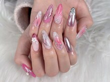 クイーンズ ネイル スタジオ(QUEENS NAIL STUDIO)の雰囲気（キティ＆くまが映える、秋色アート）