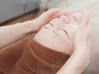 リンカ(Rinca)の写真/【5年後の肌に差をつける】シミしわ改善&予防ケア★美容保湿ジェル×プロの技術で潤い溢れる若々しい印象へ