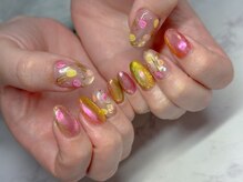 ネイルズ ビーモ 大宮(NAILS bmo)の雰囲気（手描きのミラーアートなど、キラキラデザイン豊富です☆）