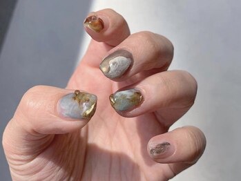 アンバー(AMBER)/ニュアンスネイル