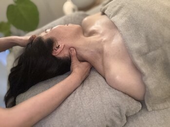 サロンドカラン(Salon de Calin)/胸鎖乳突筋もしっかりアプローチ