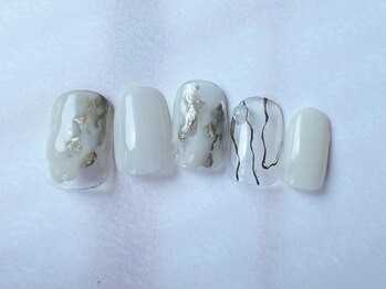 アイネイルズ 梅田店(I nails)/くすみホワイトデザイン