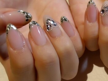 ムイ(muii)の写真/【シンプルだからこそ際立つ技術力◎】大人女性にぴったりな美フォルム仕上げ♪デザインご相談ください！