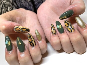 ブラン(Blanc)/パイソンネイル