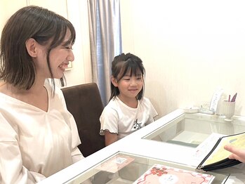 エスティーク 印西ビッグホップ店の写真/【最新脱毛機で細くふわふわな毛にもOK】デリケートな肌に配慮した『キッズ脱毛』負担を抑えたムダ毛ケア♪