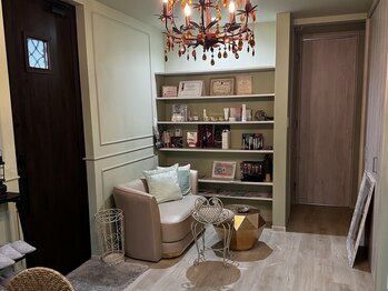 サロンドボーテ フォレッタ(Salon de beaute Folletta)/ウェイティングルーム2