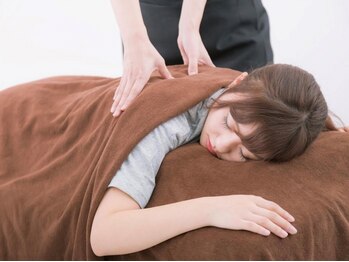 ひまわり整体サロンの写真/初回はもちろんリピーター様もカウンセリングあり◎疲労箇所をお伺いし部位ごとに特化した効果的ケアを実現