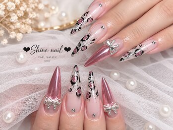 サイナネイル(Shine Nail)の写真/【爪の長さや形にお悩みがある方必見！デザインと合わせて理想の指先へ♪】大人女性の為の長さ出しに★
