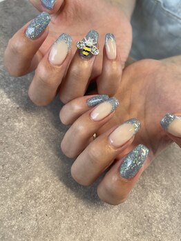 モアネイルズ(MORE-NAILS)/ラメ☆フレンチ