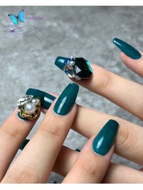 キラキラビジューネイル