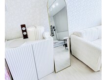 sleeping beauty/白を基調とした空間