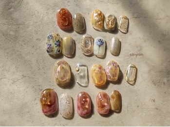 シルニー リム(Silny rim)/アシンメトリーニュアンスネイル