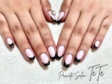 テテ(TeTe)/黒フレンチネイル