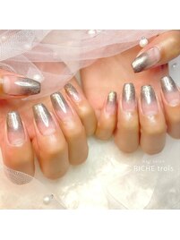 黒ラメグラデーションネイル