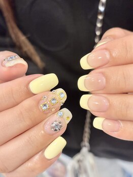 ビジュー×フレンチ★