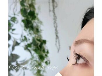 グロー アイラッシュアンドネイル(Glow)/