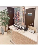 ワンバイワン 鷺沼店(One by One)/白を基調とした清潔感のある店内