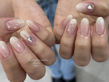 リン 恵比寿(RiN.)/ちゅるんホワイトネイル akane