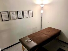 コガオファクトリー 旭川院(KOGAO FACTORY)の雰囲気（施術ベッド）