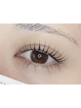 ナチュラル上品な目元にしたい