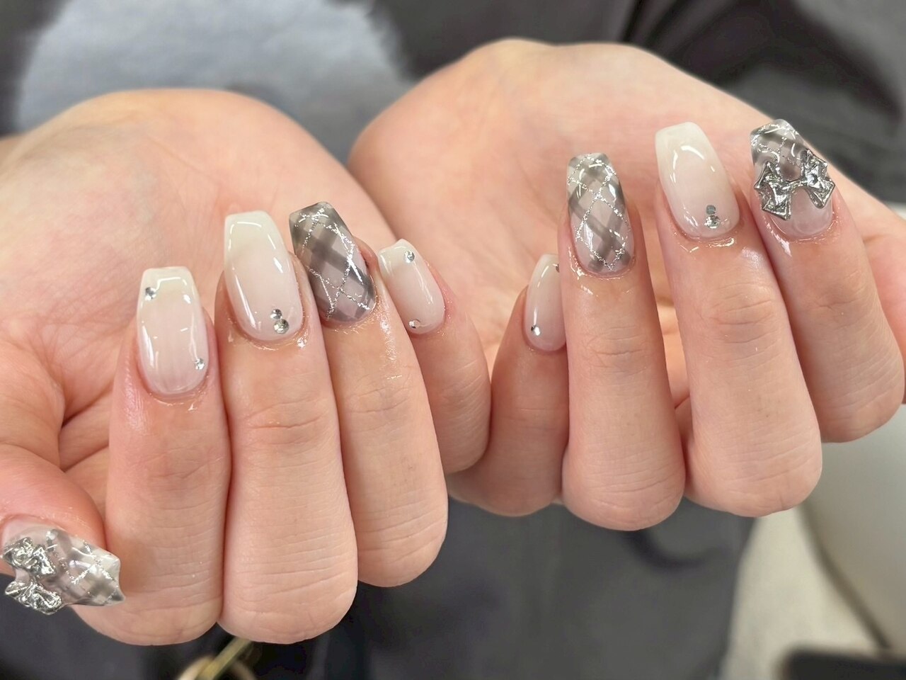 ホワイトワンカラー 2025年秋トレンド】ホワイト ワンカラーのネイルデザイン集｜人気順｜3