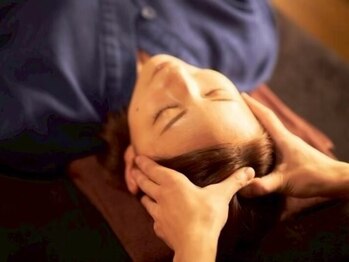 もみ処らく屋 町田店の写真/疲れが抜けない原因は「頭・首の緊張」に！深いリラックスとスッキリ感を【ヘッドスパ30分3,000円～】