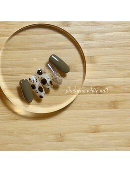 ファレノホワイト/定額ネイルデザイン/冬