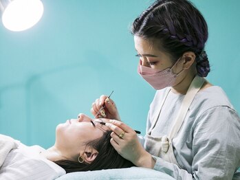 ラマリマ(Lamalima)の写真/【西院駅徒歩8分】骨格や雰囲気に合わせたデザインをご提供★まつげ&眉を整え、印象的な目元に♪